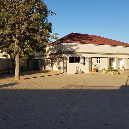 Batho Pele Lodge Gaborone Exterior foto