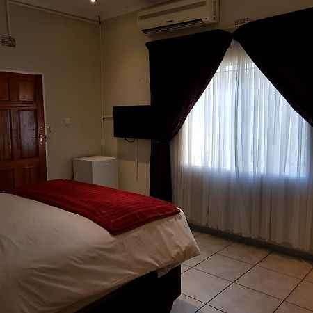 Batho Pele Lodge Gaborone Exterior foto