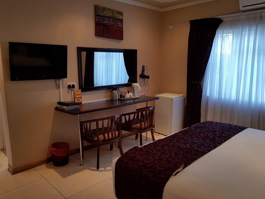 Batho Pele Lodge Gaborone Exterior foto