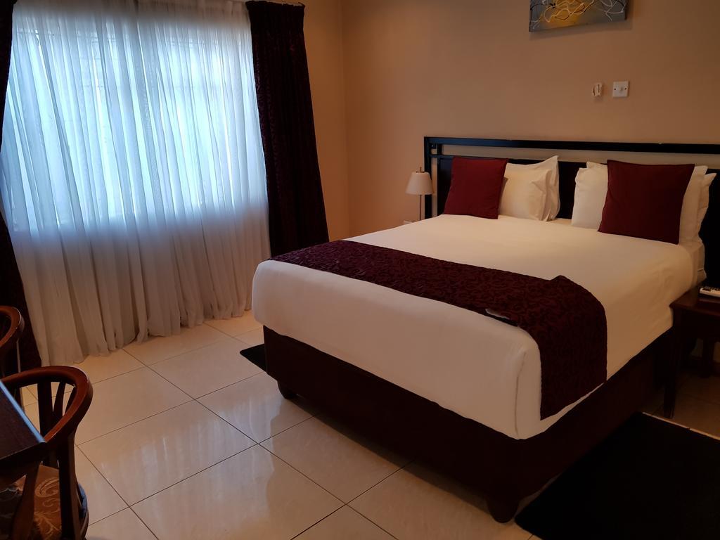Batho Pele Lodge Gaborone Exterior foto