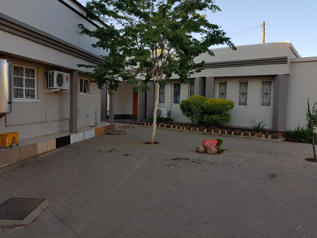 Batho Pele Lodge Gaborone Exterior foto
